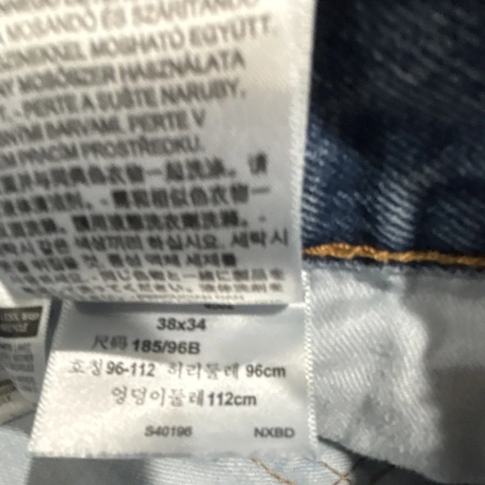 Levi's 500 Series Men's 505 Straight Blue Medium Wash Denim Jeans 5-Pocket